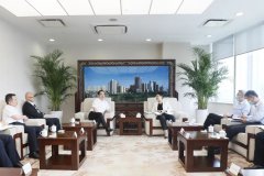 王春长会见西安市委常委、高新区党工委书记马鲜萍，朱龙海陪同
