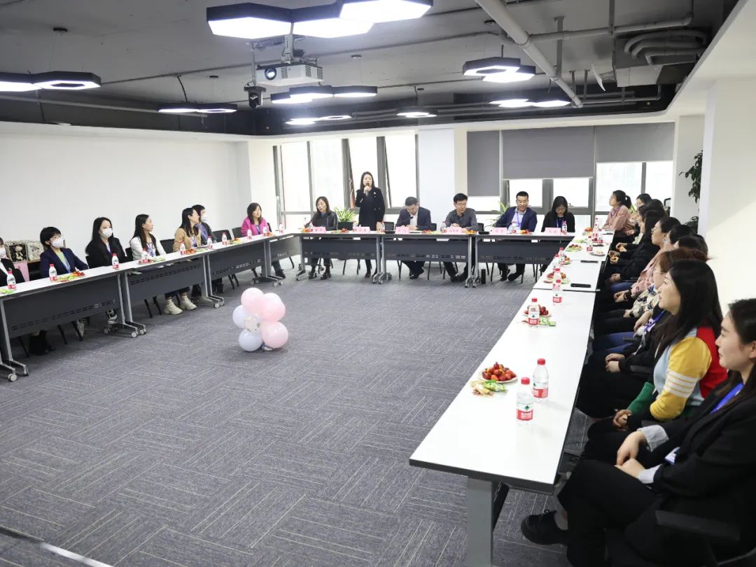 z6com尊龙凯时举办“筑梦新时代 巾帼展芳华”“三八”妇女节系列活动